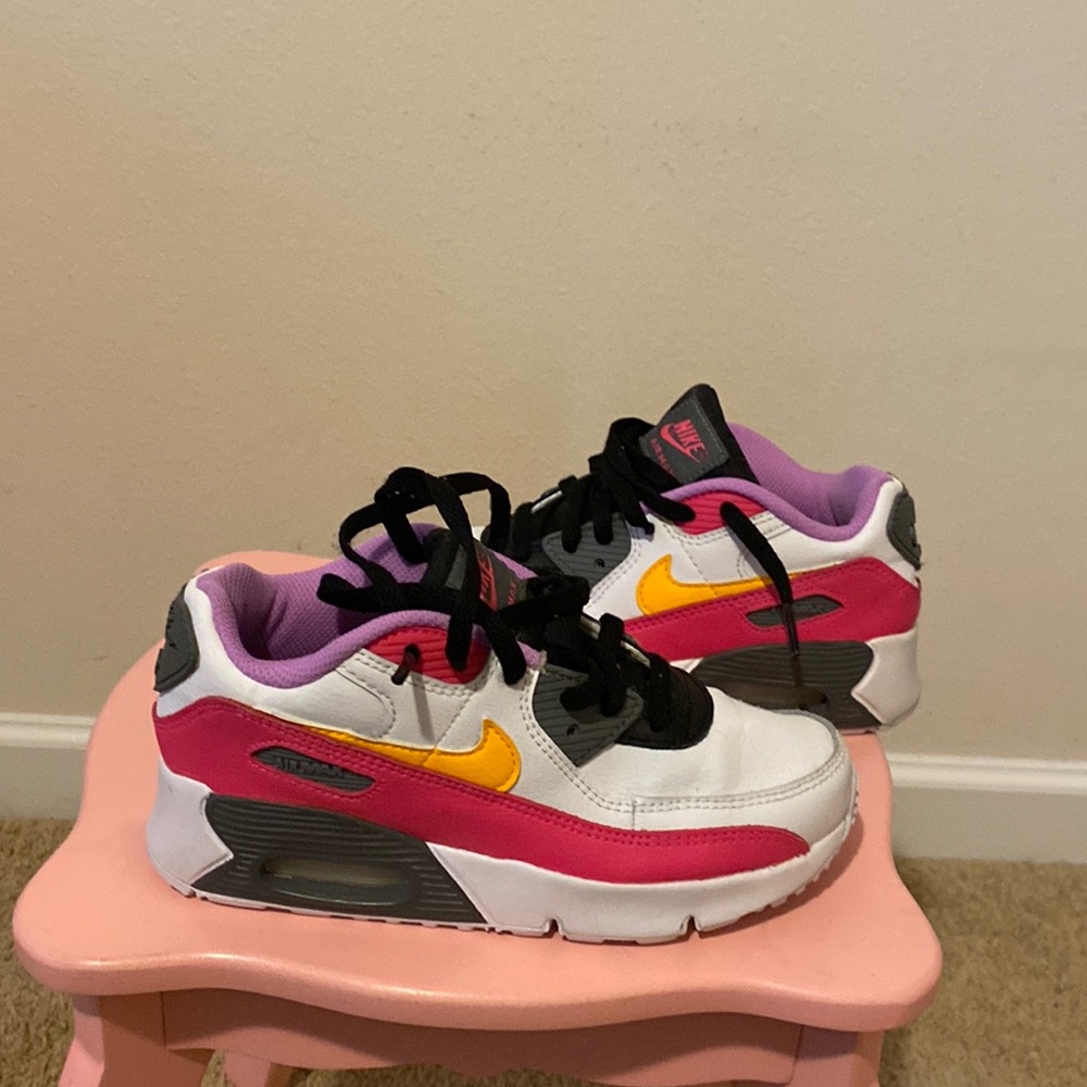 Girl Air Max 90 Size 1.5Youth